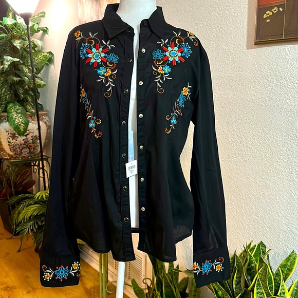 Panhandle Slim Tops - Panhandle Slim embroidered longsleeve women’s size L